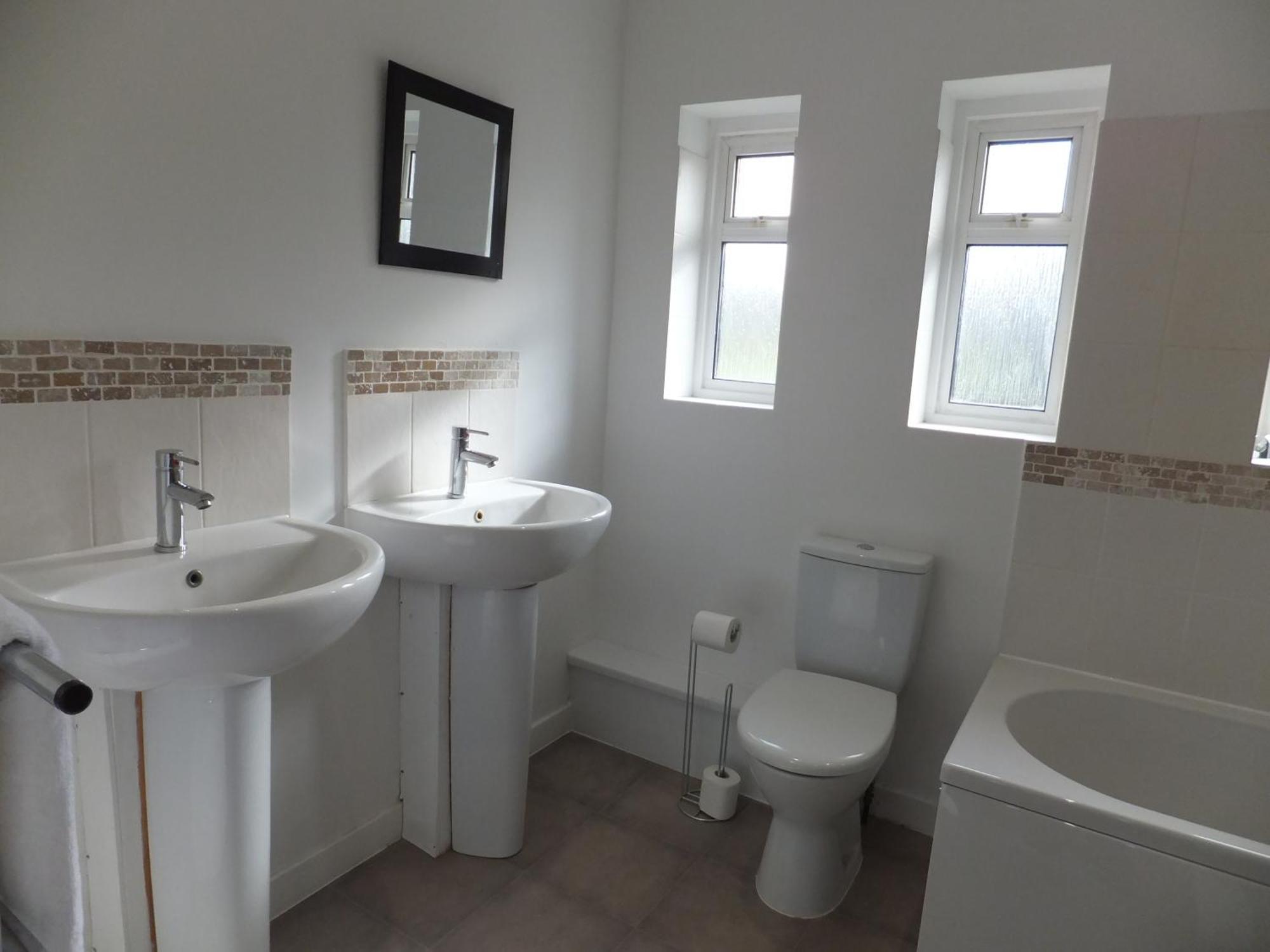 Many Worlds Meet: Spacious Family Stay near Wimbledon & London Croydon Exterior photo