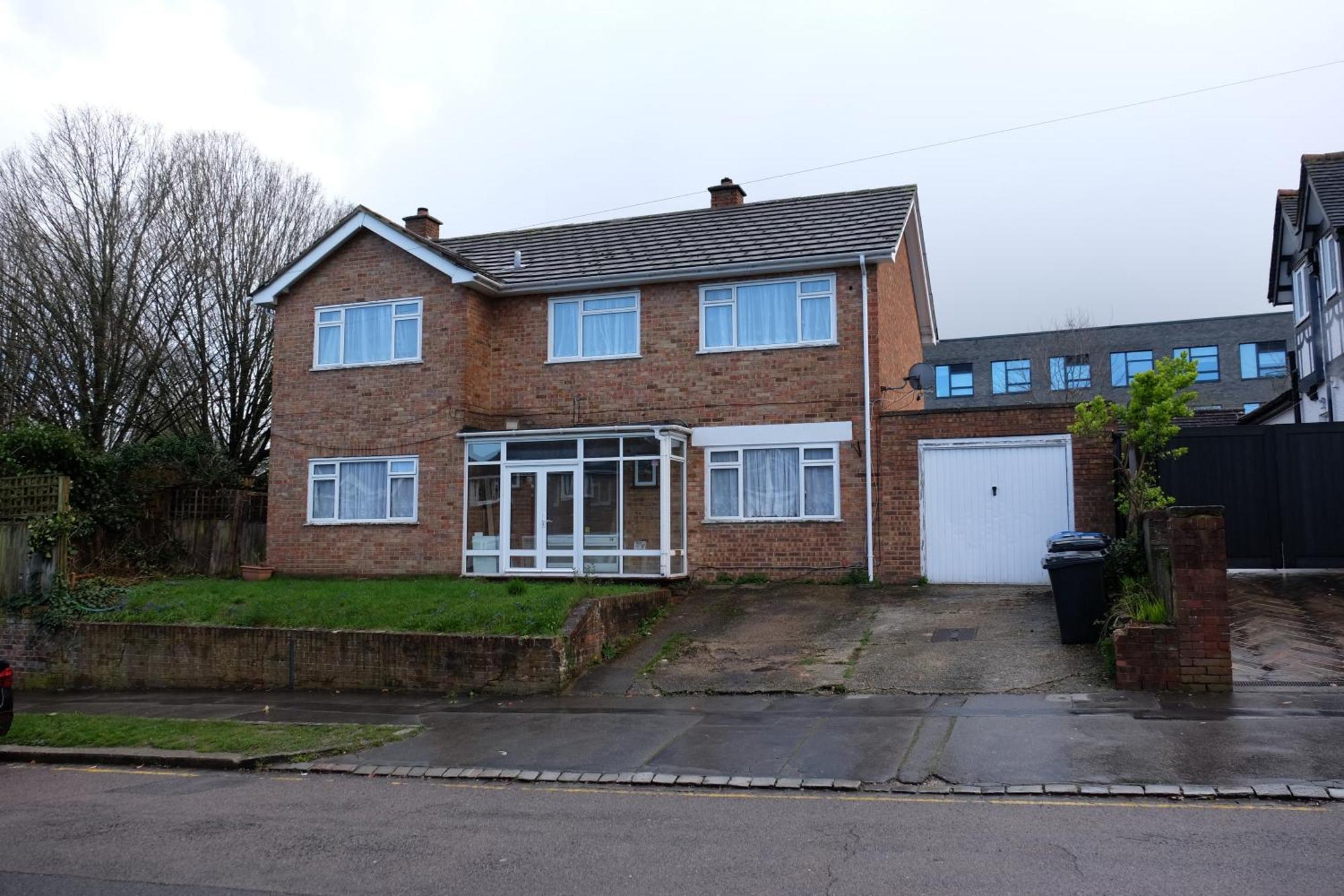Many Worlds Meet: Spacious Family Stay near Wimbledon & London Croydon Exterior photo