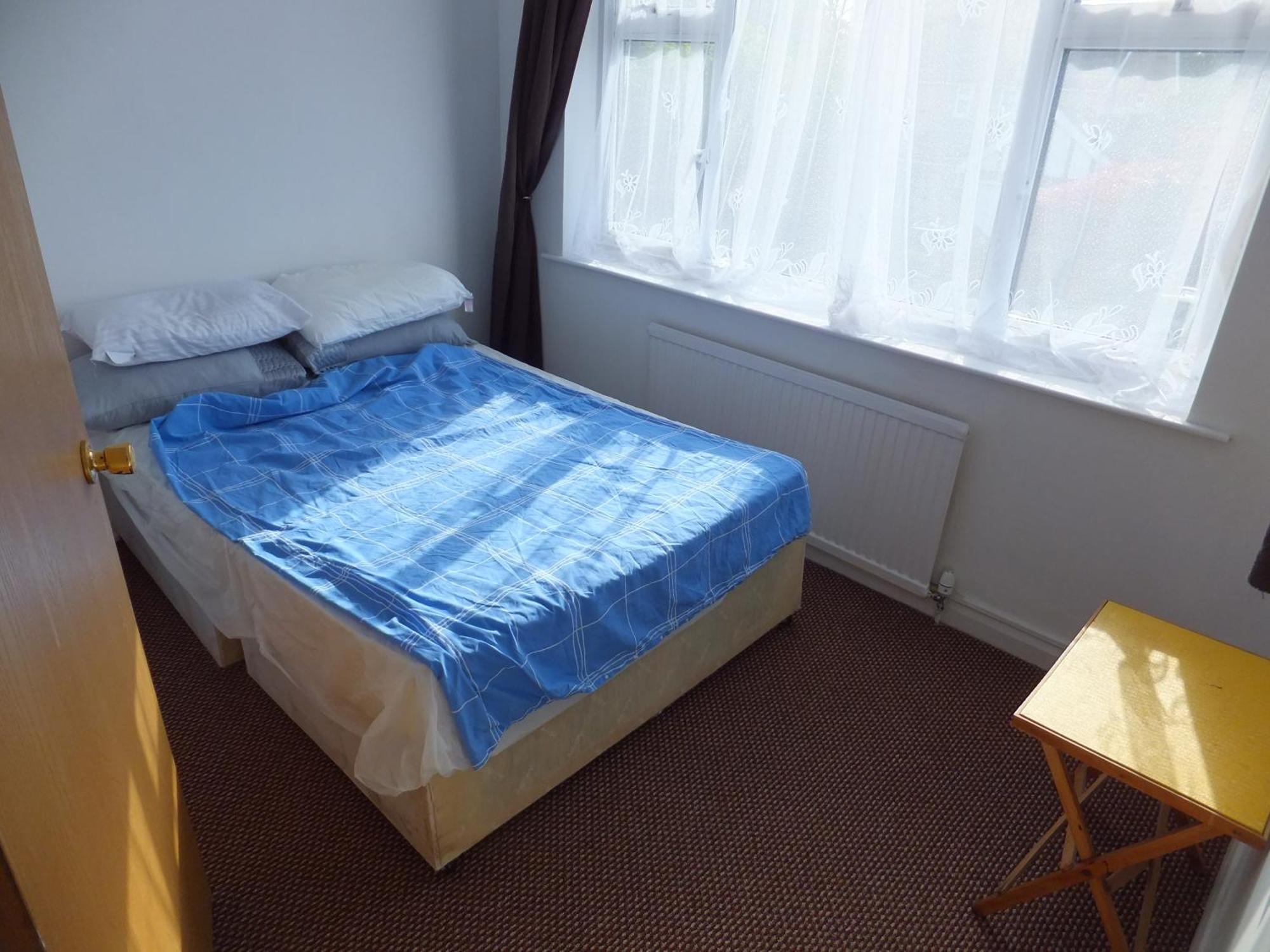 Many Worlds Meet: Spacious Family Stay near Wimbledon & London Croydon Exterior photo