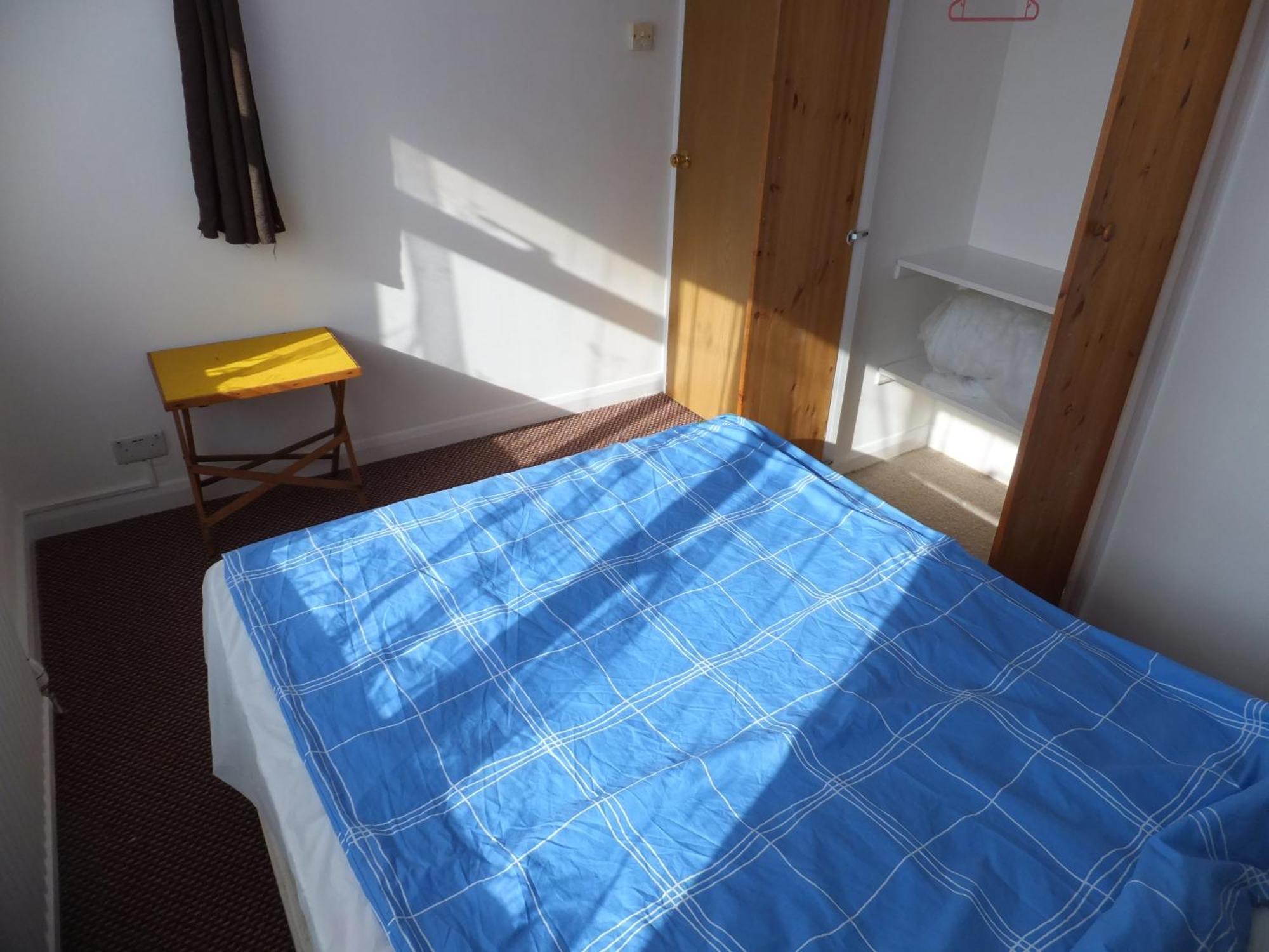 Many Worlds Meet: Spacious Family Stay near Wimbledon & London Croydon Room photo